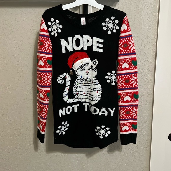 Holiday light up sweater size small - Picture 1 of 3